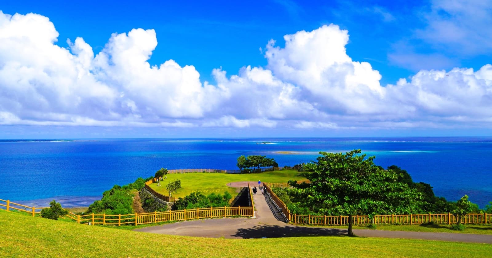 写真: 知念岬公園